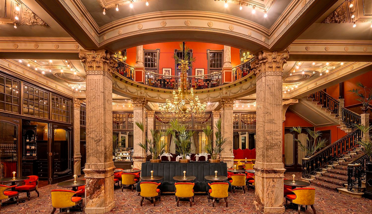 Por ej: Montevideo: Radisson Victoria Plaza